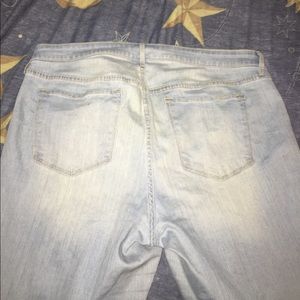 Women’s distressed jeans